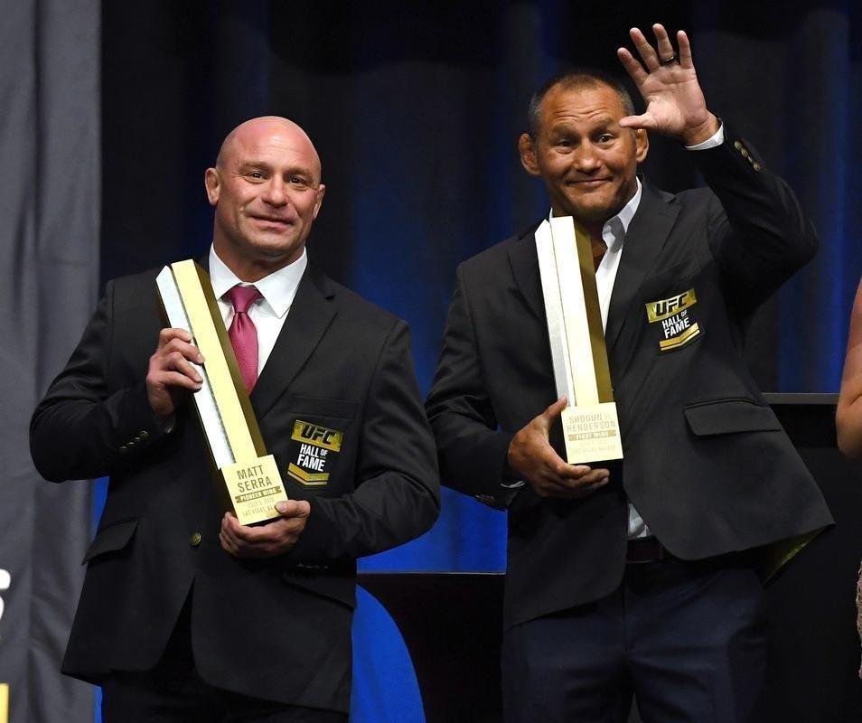 Matt Serra e Dan Henderson, homenageados da noite