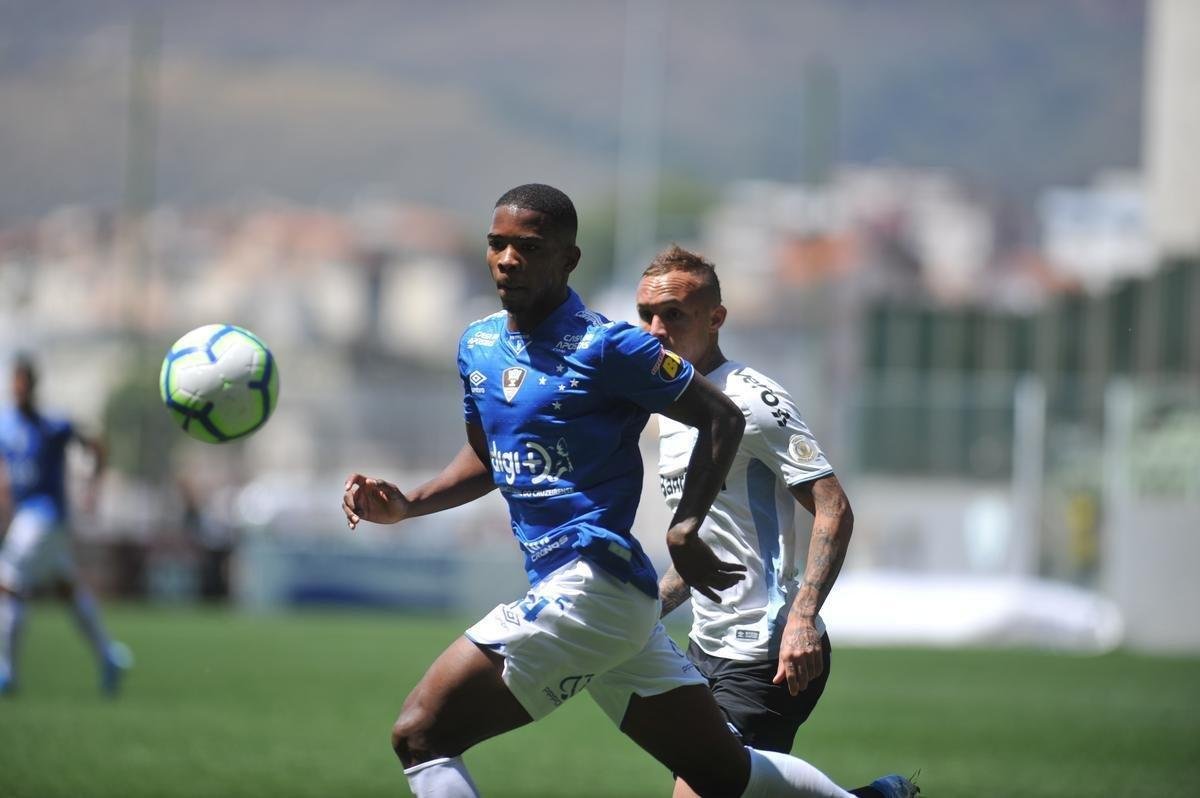 Lances da partida entre Cruzeiro e Grmio, no Independncia, pela 18 rodada do Campeonato Brasileiro