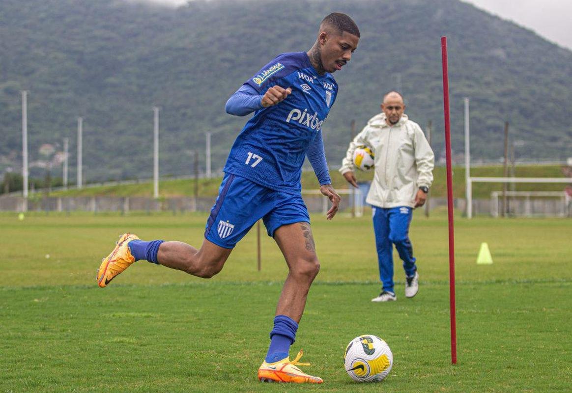 Ava contratou o meia Jean Pyerre por emprstimo do Grmio