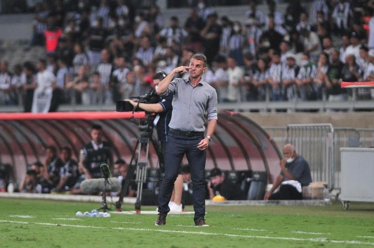 Fotos do jogo entre Atltico e Grmio, no Mineiro, em BH, pela 19 rodada do Campeonato Brasileiro