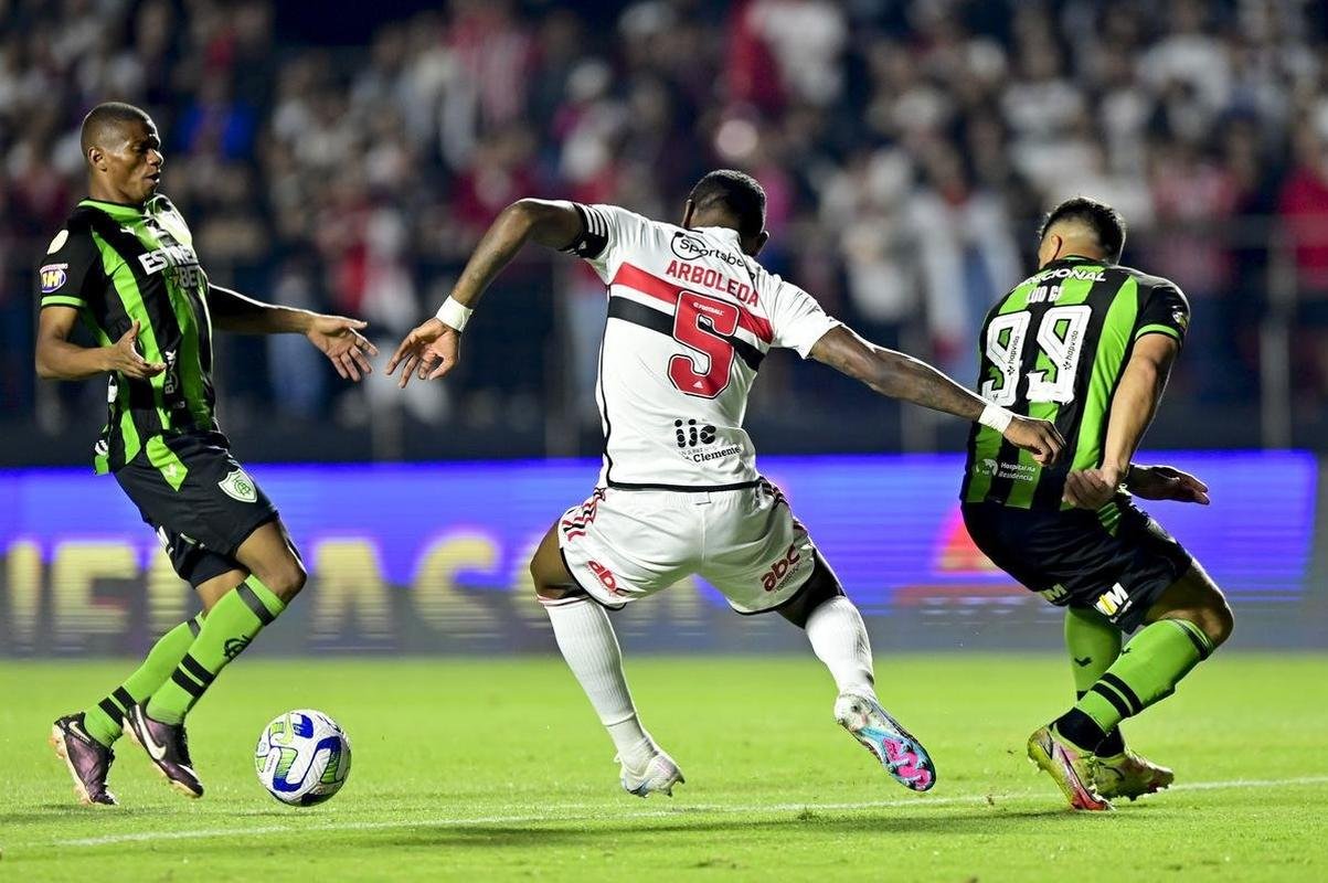 So Paulo e Amrica se enfrentaram neste sbado (22/4), no Morumbi, pela segunda rodada do Campeonato Brasileiro de 2023