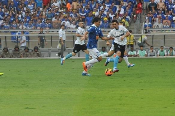 Partida vlida pela 33 rodada do Brasileiro, no Mineiro