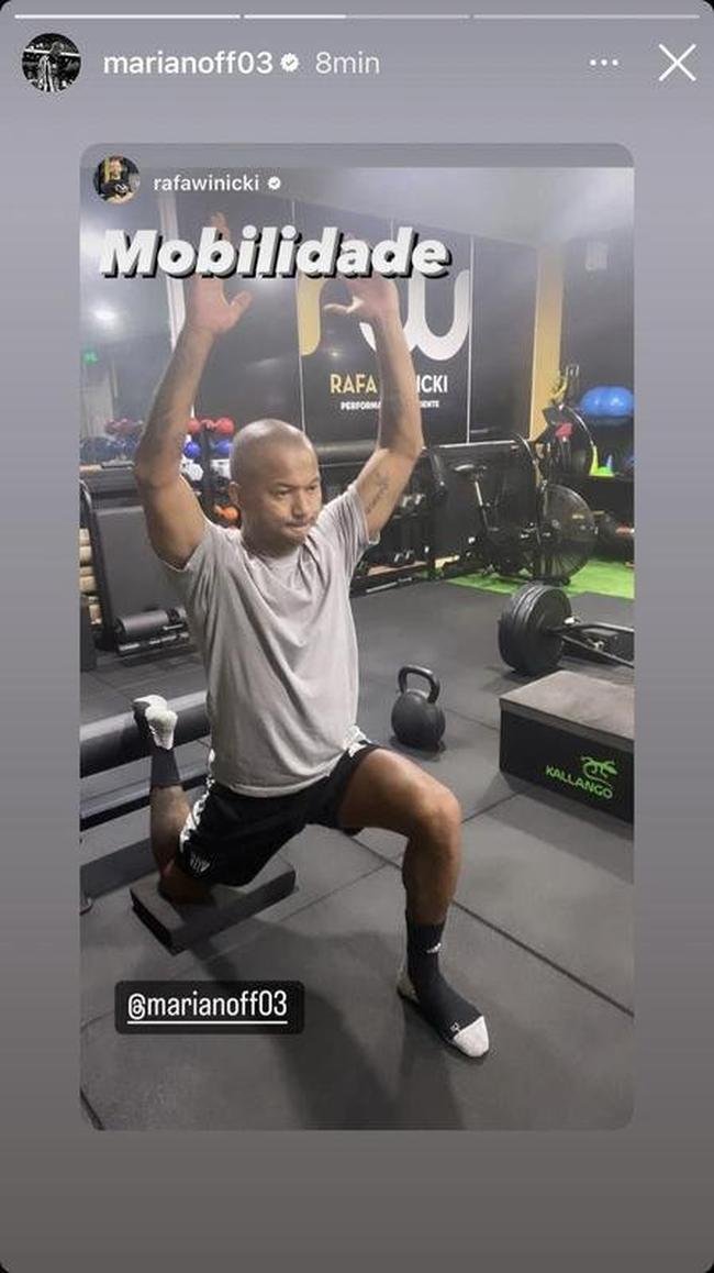 No Rio de Janeiro, Mariano segue rotina de treinos espec�ficos.