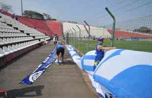 Fotos da torcida do Cruzeiro na Arena do Jacar, em Sete Lagoas, para duelo contra a Ponte Preta, pela Srie B do Campeonato Brasileiro