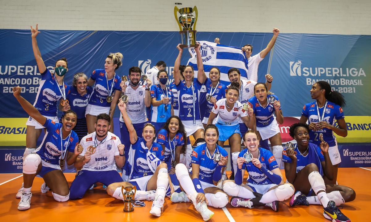 Festa do Minas com a conquista do tetra da Superliga Feminina e premiação dos melhores do torneio edição 2020/2021