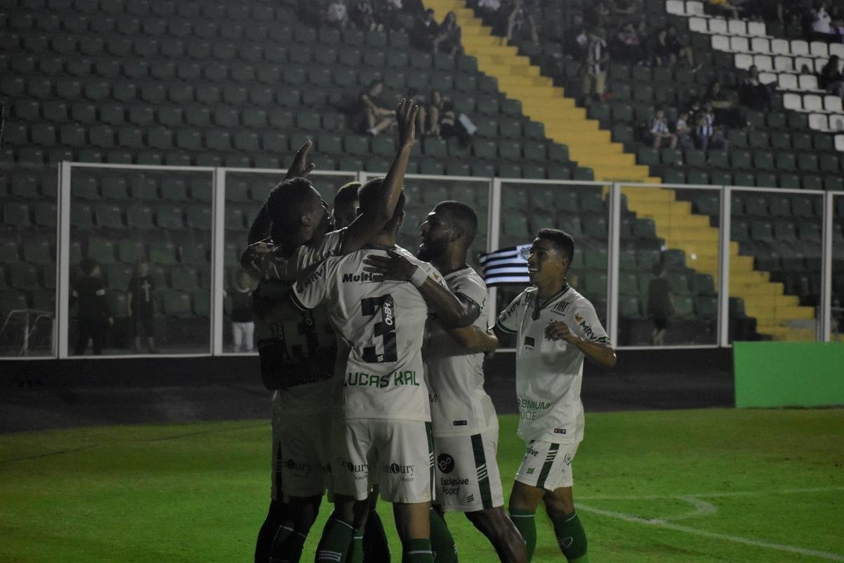 Amrica e Figueirense se enfrentaram pela 28 rodada da Srie B do Campeonato Brasileiro