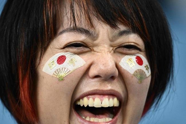 Torcida coloriu o Estdio Al Janoub, no Catar, para acompanhar a partida entre Japo e Crocia, pelas oitavas de final