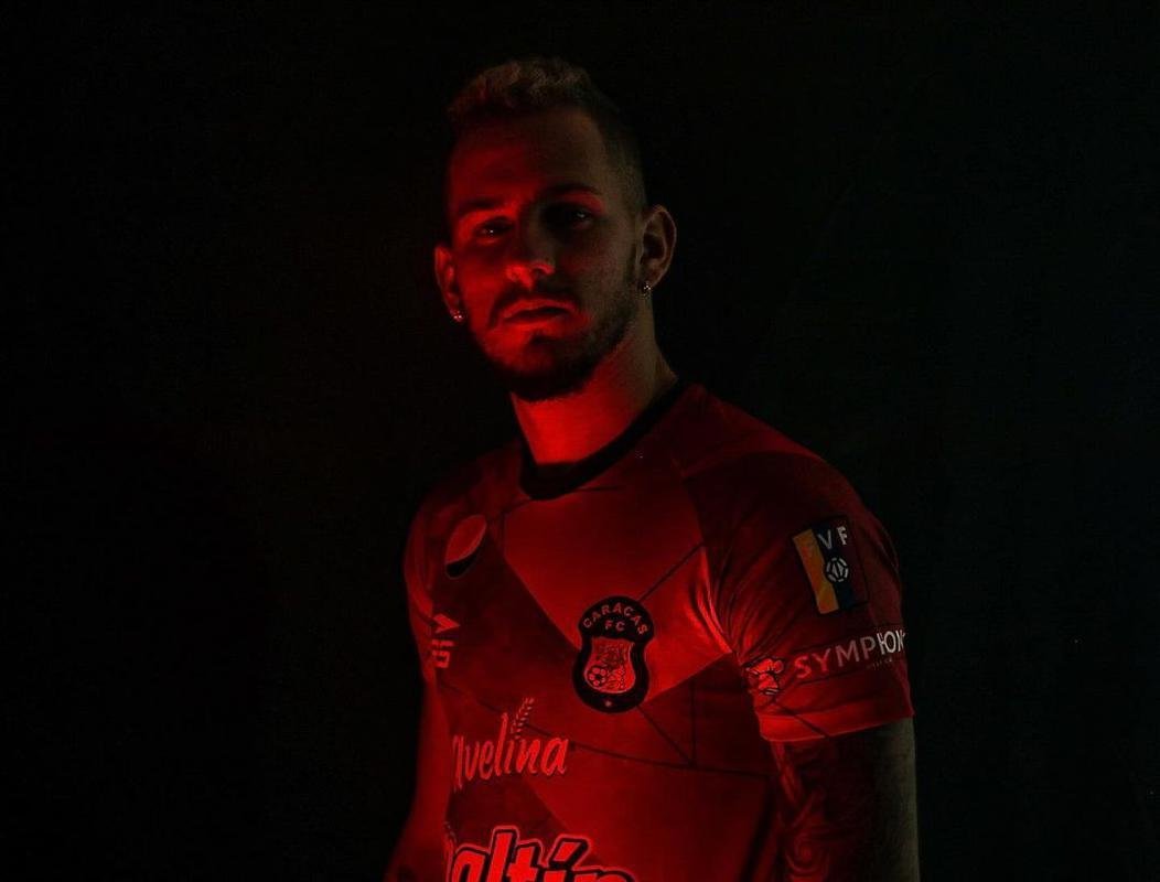 Albert Zambrano, atacante (Caracas)