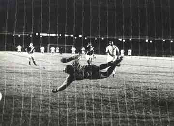 Em 1969, Jair Bala era uma das opções do Santos, que tinha como linha de ataque Manoel Maria, Edu, Pelé e Abel