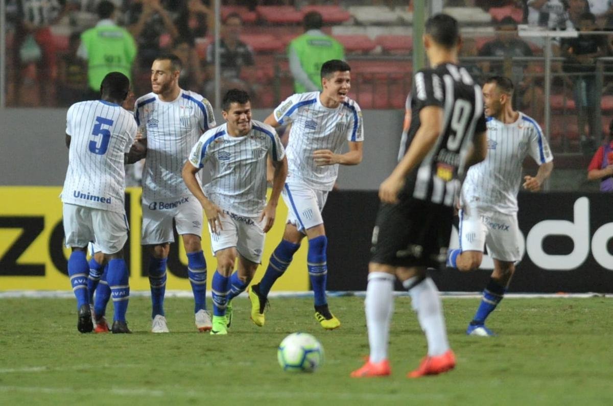 Confira as melhores imagens do duelo na estreia do Campeonato Brasileiro