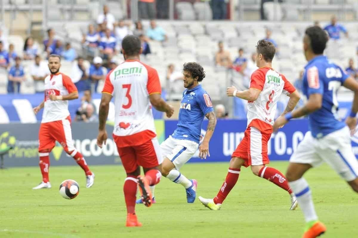 Imagens do jogo entre Cruzeiro e Tricordiano, pelo Campeonato Mineiro, no Mineiro