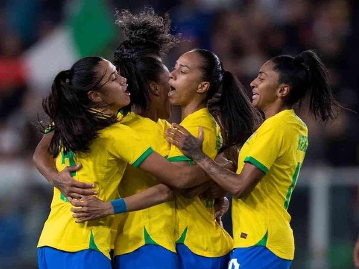 Futebol Feminino : Jogo Amigável De Futebol Itália Vs Colombia