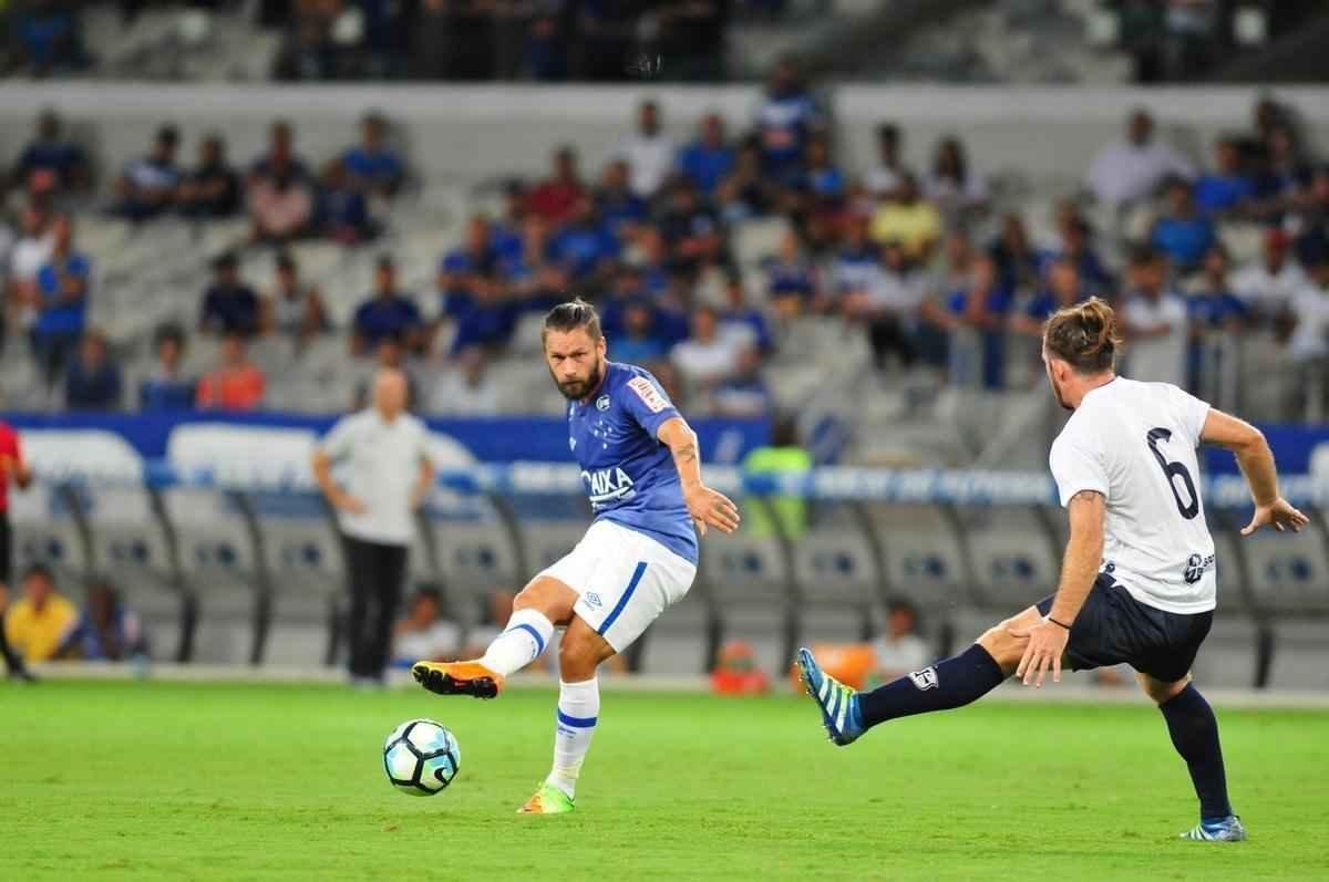 Imagens do jogo entre Cruzeiro e So Francisco-PA, pela Copa do Brasil, no Mineiro