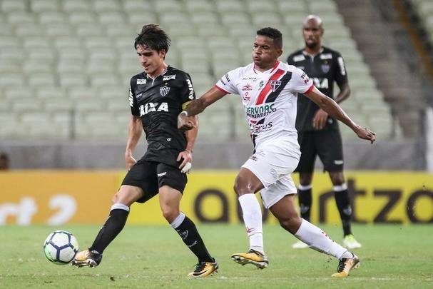 Veja imagens do empate entre Ferroviário-CE e Atlético no Castelão