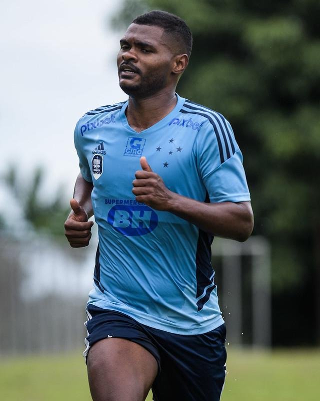 Nikão, armador (48% dos votos)