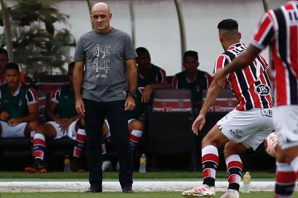 Equipes se enfrentaram pela sétima rodada do Campeonato Pernambucano no estádio do Arruda