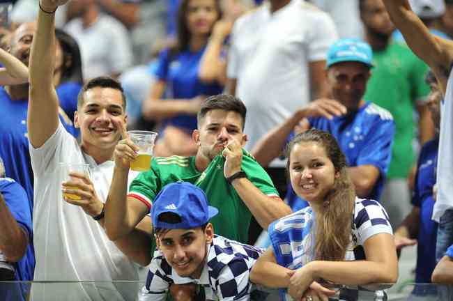 Joguem com raça e amor: torcida envia mensagens de incentivo ao time do  Cruzeiro - Superesportes