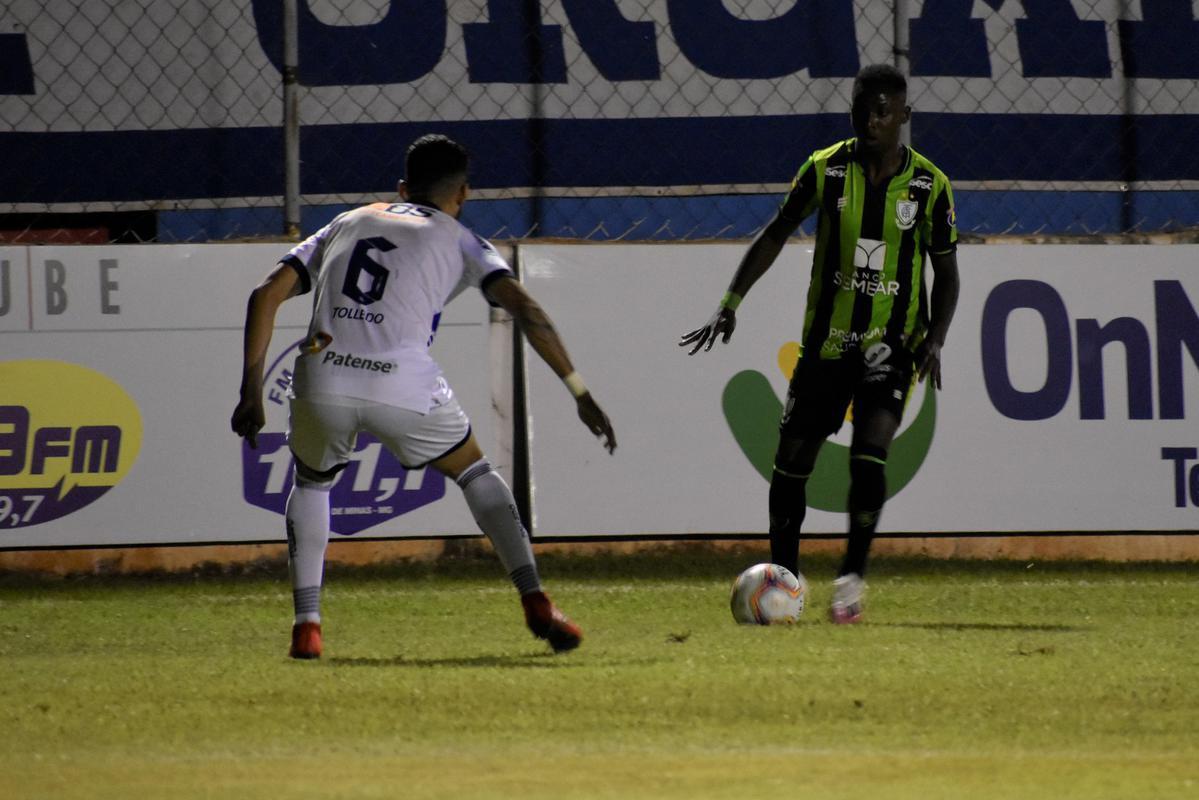 Com gols de Diego Ferreira, Rickson e Vito, Amrica venceu a URT por 3 a 0, nesta quarta-feira, em Patos de Minas, e terminou primeira fase do Mineiro em segundo lugar. Adversrio na semifinal ser o Atltico.