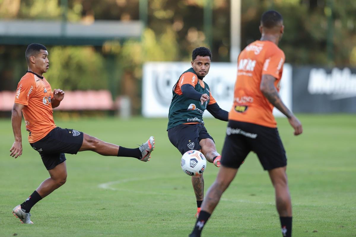 Fotos do treino do Atltico antes da viagem para a Argentina
