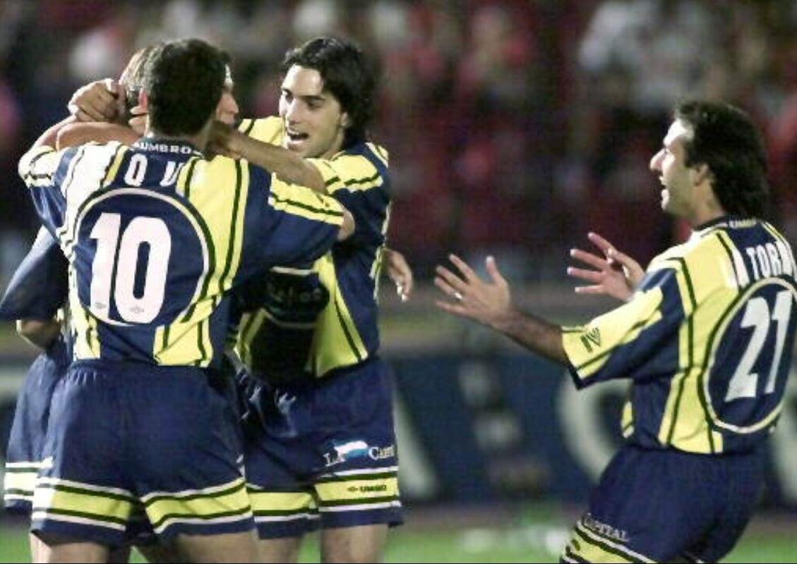 Em 2000, o Rosario Central-ARG passou com duas vitrias, trs empates e uma derrota. O time foi eliminado nas oitavas de final.