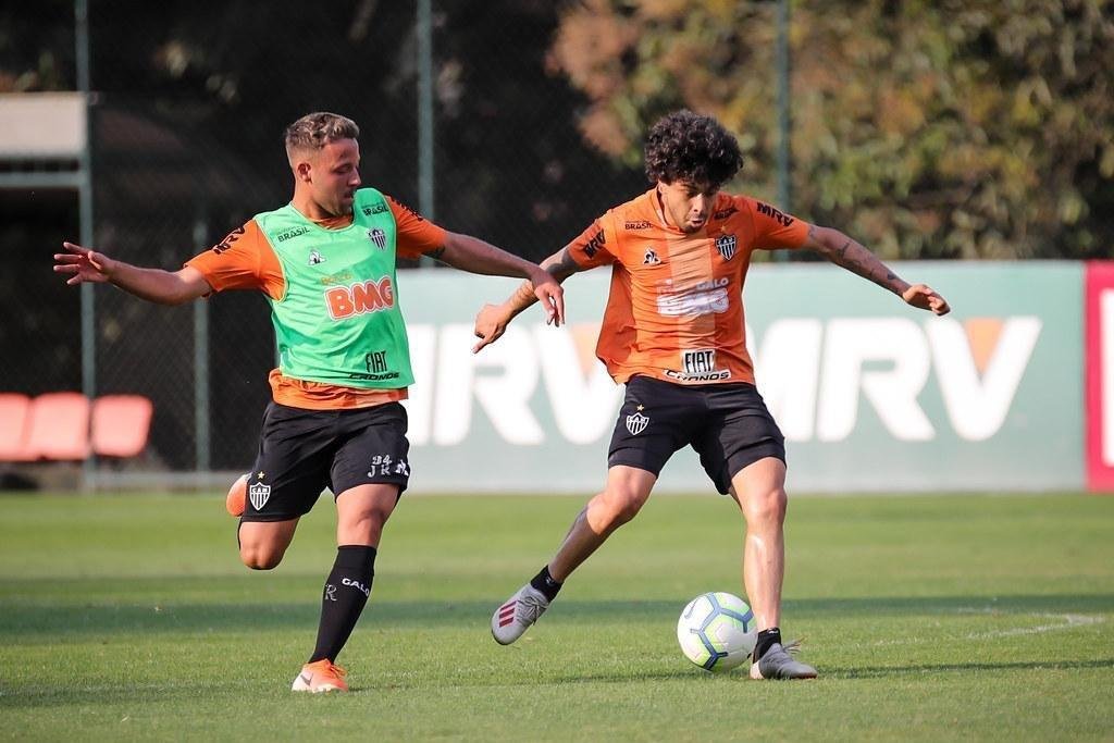 Gabriel Pires - O meia foi contratado pelo Atltico junto ao Paran. O jogador fez apenas uma partida com a camisa do time sub-20 e marcou um gol (de pnalti, na vitria por 2 a 0 sobre o Btis, pelo Campeonato Mineiro). Antes de chegar ao Galo, ele havia feito oito jogos com a camisa do time principal do Paran.
