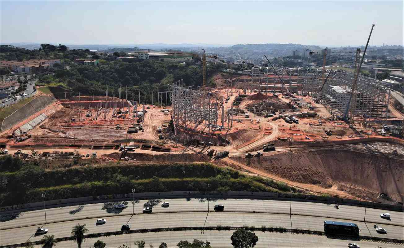 Fotos da Arena MRV, futuro estdio do Atltico, em BH. Imagens areas divulgadas nesta quarta-feira (19) mostram boa parte da estrutura metlica instalada (Arena MRV/divulgao)