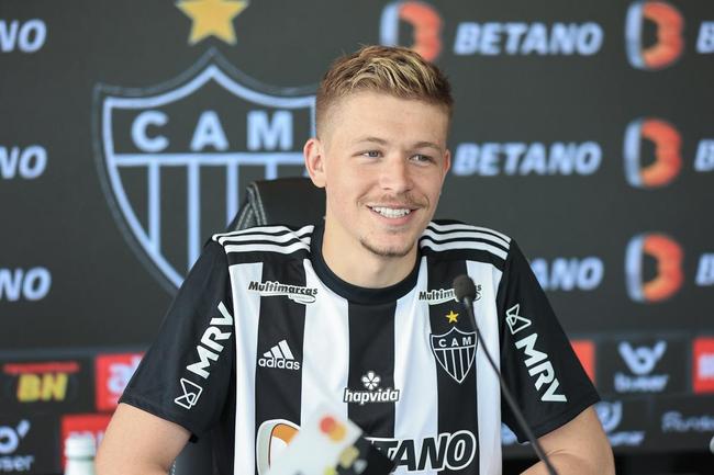 Bruno Fuchs é apresentado pelo Atlético