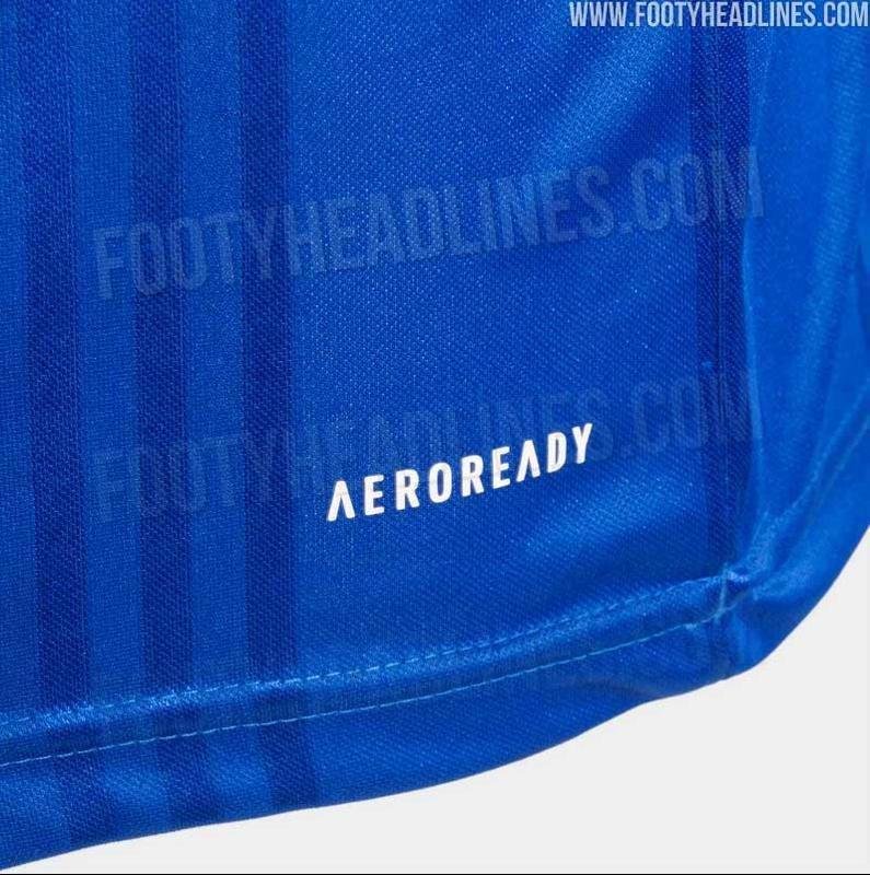 Site www.footyheadlines.com obteve fotos da camisa azul do Cruzeiro de 2020, confeccionadas pela Adidas
