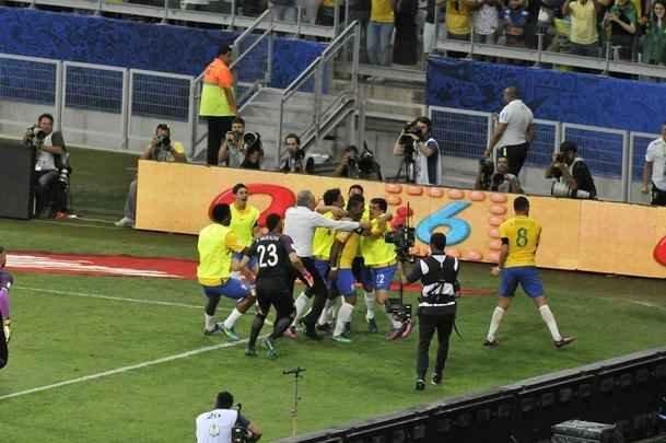 Paulinho marcou o terceiro do Brasil sobre a Argentina no Mineiro
