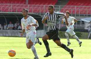 62 - Tiago Cavalcanti - 2006 - 12 jogos / 1 gol - 0,083 por jogo
