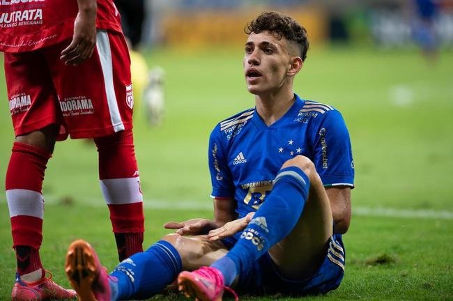 Stênio: 10 jogos, 0 gol