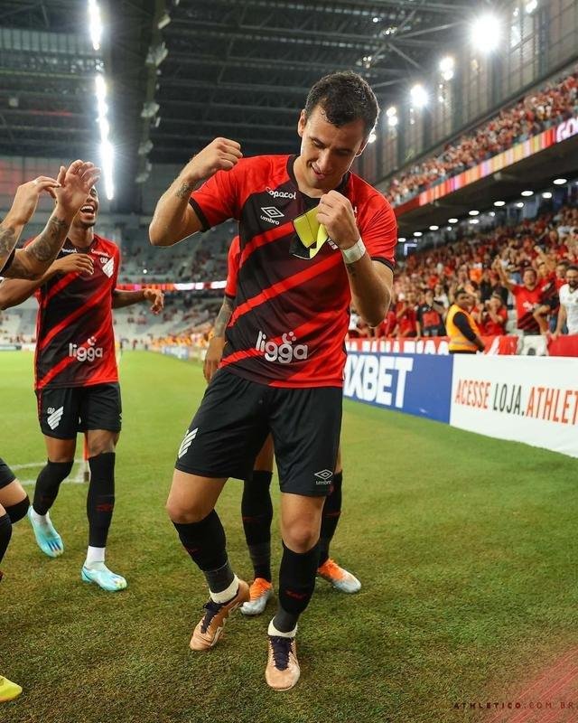 12 - Athletico: R$ 159,5 milhes