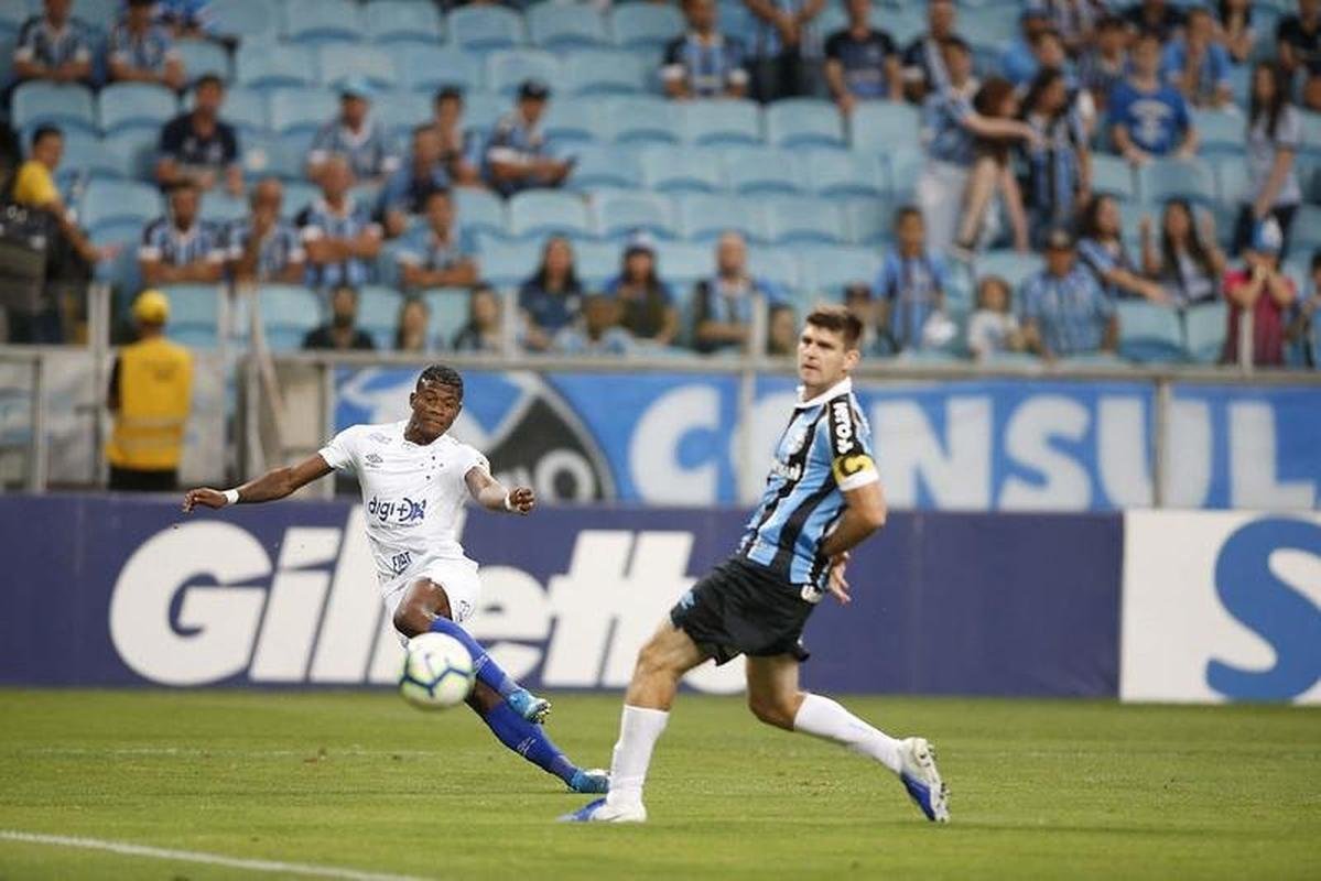 Lateral-direito Orejuela pelo Cruzeiro, em 2019
