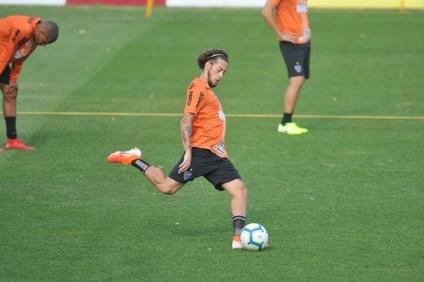 Veja fotos do treino na Cidade do Galo 
