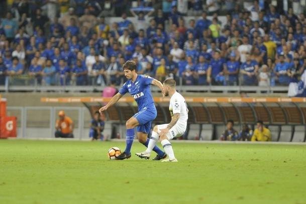 Lances do primeiro tempo de Cruzeiro e Boca Juniors, no Mineiro, pela Copa Libertadores