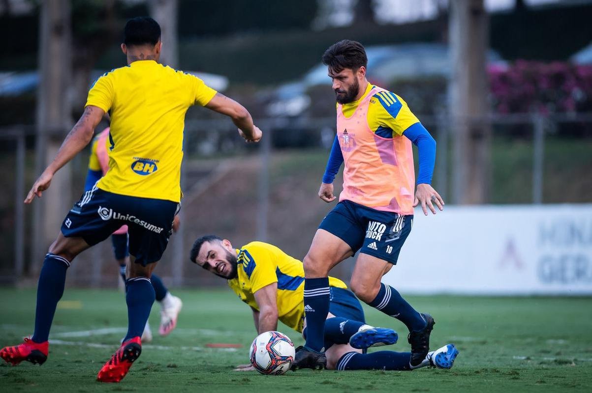 Imagens do treino do Cruzeiro na Toca da Raposa II nesta tera-feira (21/09)