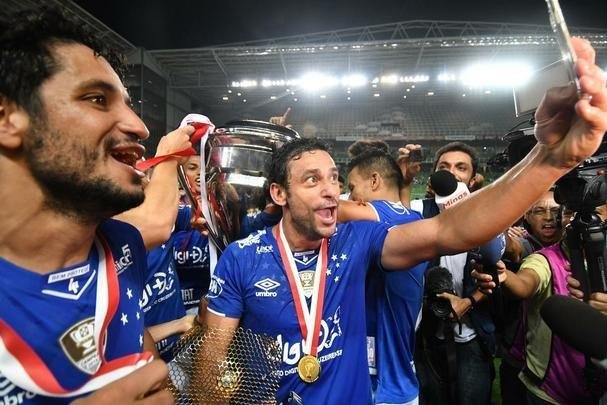 Fotos da festa do Cruzeiro aps a conquista do bicampeonato mineiro sobre o Atltico