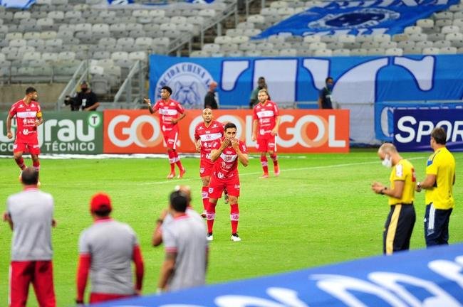 Cruzeiro e CRB se enfrentaram no Mineir�o
