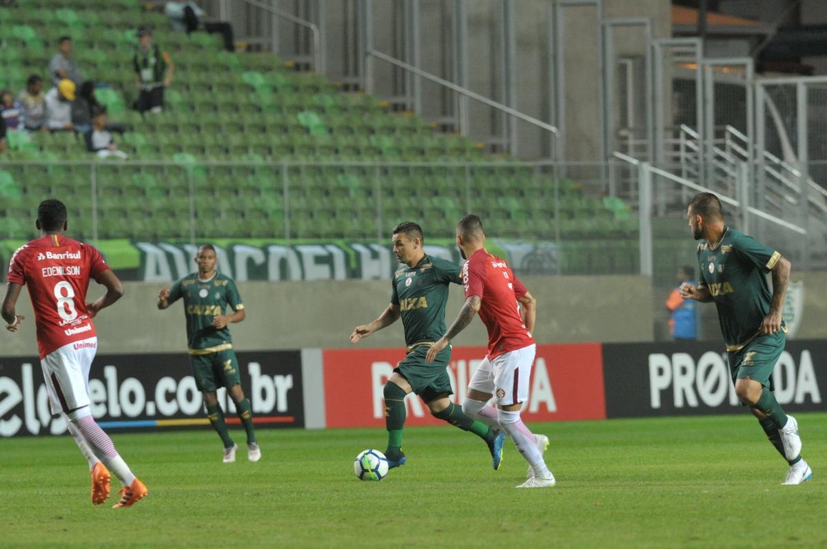 Fotos do jogo entre Amrica e Internacional, no Independncia, pela 15 rodada do Campeonato Brasileiro