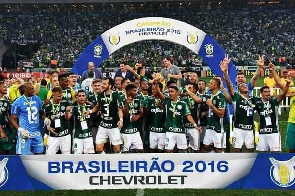 Palmeiras vence Chapecoense no Allianz Parque e conquista nono ttulo brasileiro. Dudu ergueu a taa