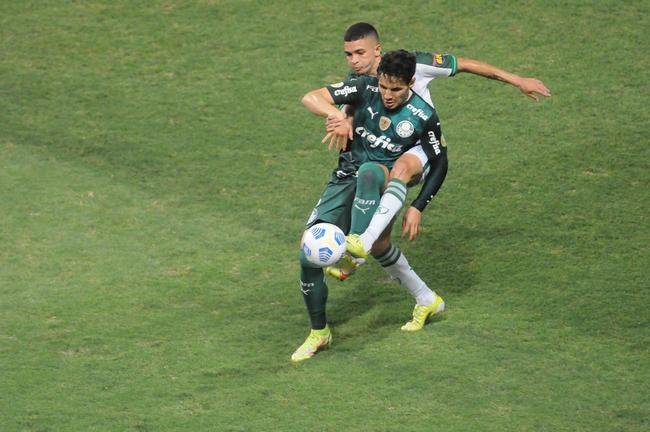 Na etapa final, Amrica desperdiou pnalti cobrado por Felipe Azevedo, mas conseguiu o empate em golao de Patric