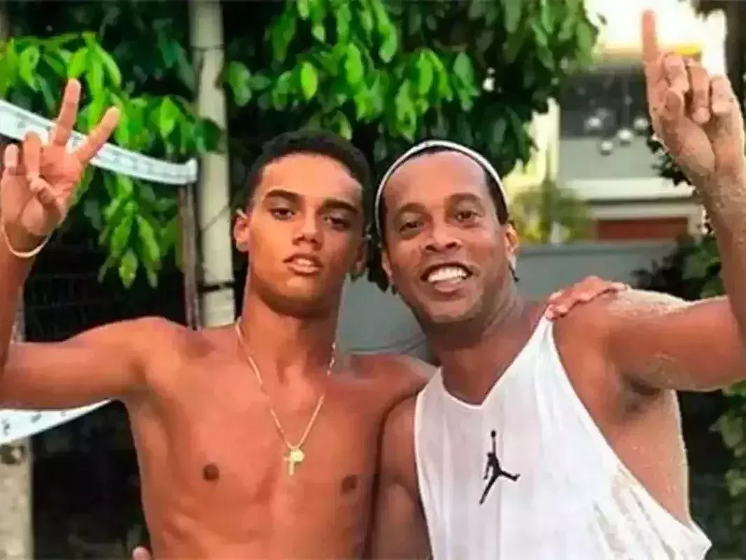 Joo Mendes est no Barcelona aps passagem pelo Cruzeiro