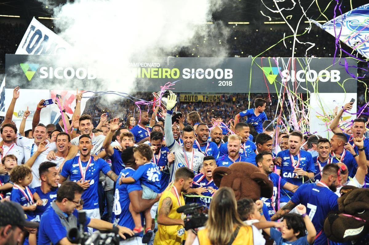 Festa do Cruzeiro com a conquista do Campeonato Mineiro sobre o Atltico