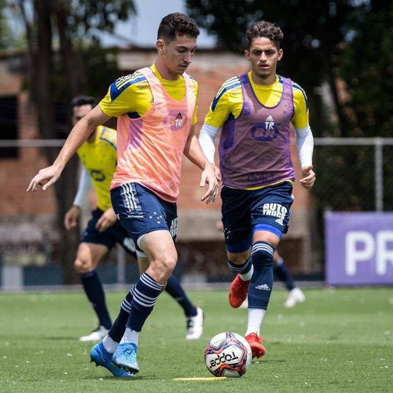 Treino do Cruzeiro nesta segunda-feira, na Toca da Raposa 2, em Belo Horizonte.