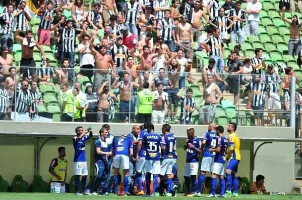 Imagens de lances do clssico mineiro realizado neste domingo, no Horto