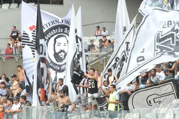 Fotos da torcida do Atltico na primeira final do Mineiro, contra o Cruzeiro, no Mineiro