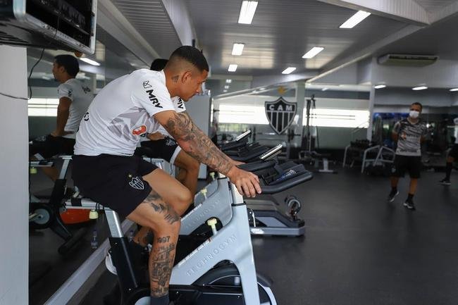 Depois da derrota para a Caldense, por 2 a 1, em Poos de Caldas, jogadores do Atltico voltaram ao trabalho nesta sexta-feira na Cidade do Galo.