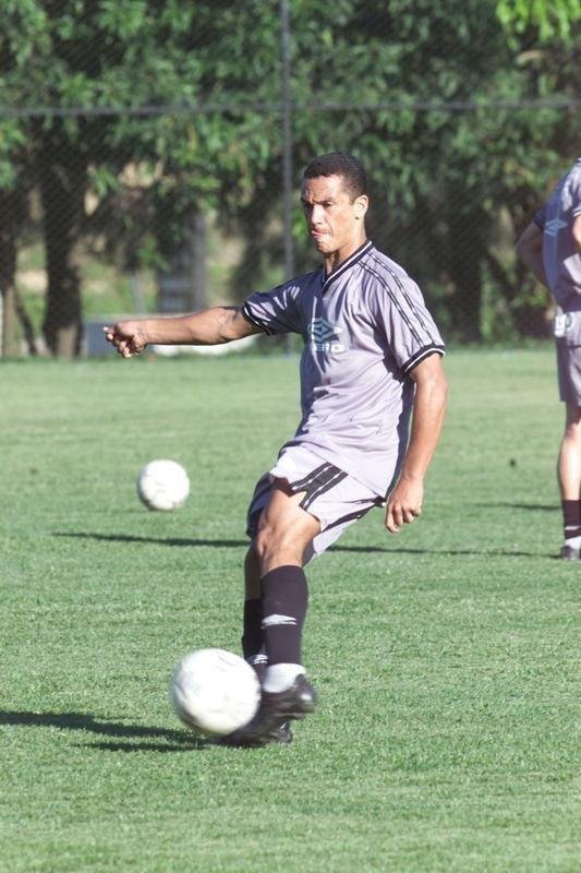 67 - Wellington Amorim - 2001/2002 - 18 jogos / 1 gol - 0,055