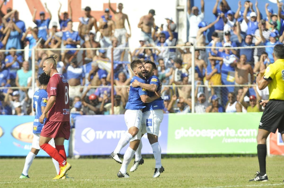 Cruzeiro abriu 2 a 1 no primeiro tempo, com gols de Raniel e Robinho; Alemo descontou para o Guarani