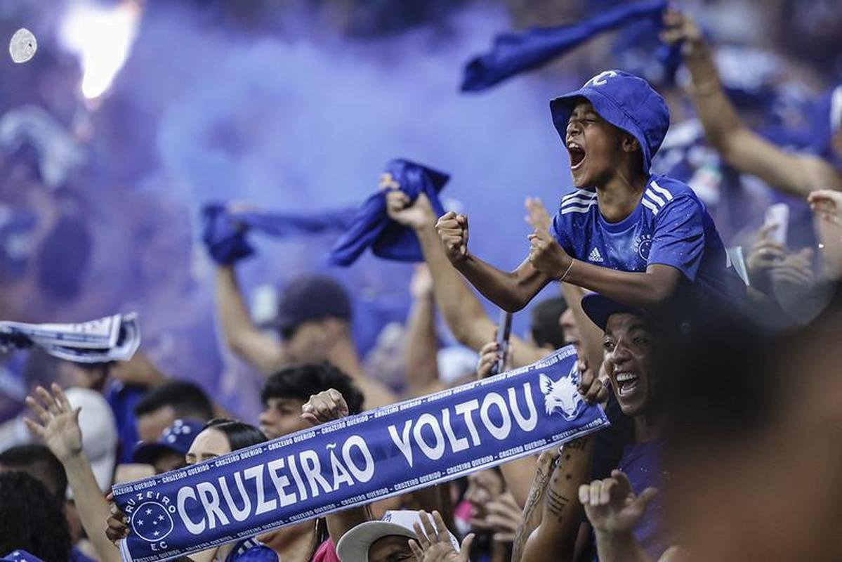 1 - CRUZEIRO (crescimento de 251,43%); mdia de 11.677 torcedores em 2012 / mdia de 41.037 torcedores em 2022
